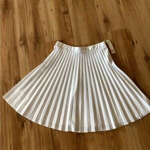 Elizabeth & Nicole Pleated Skirt